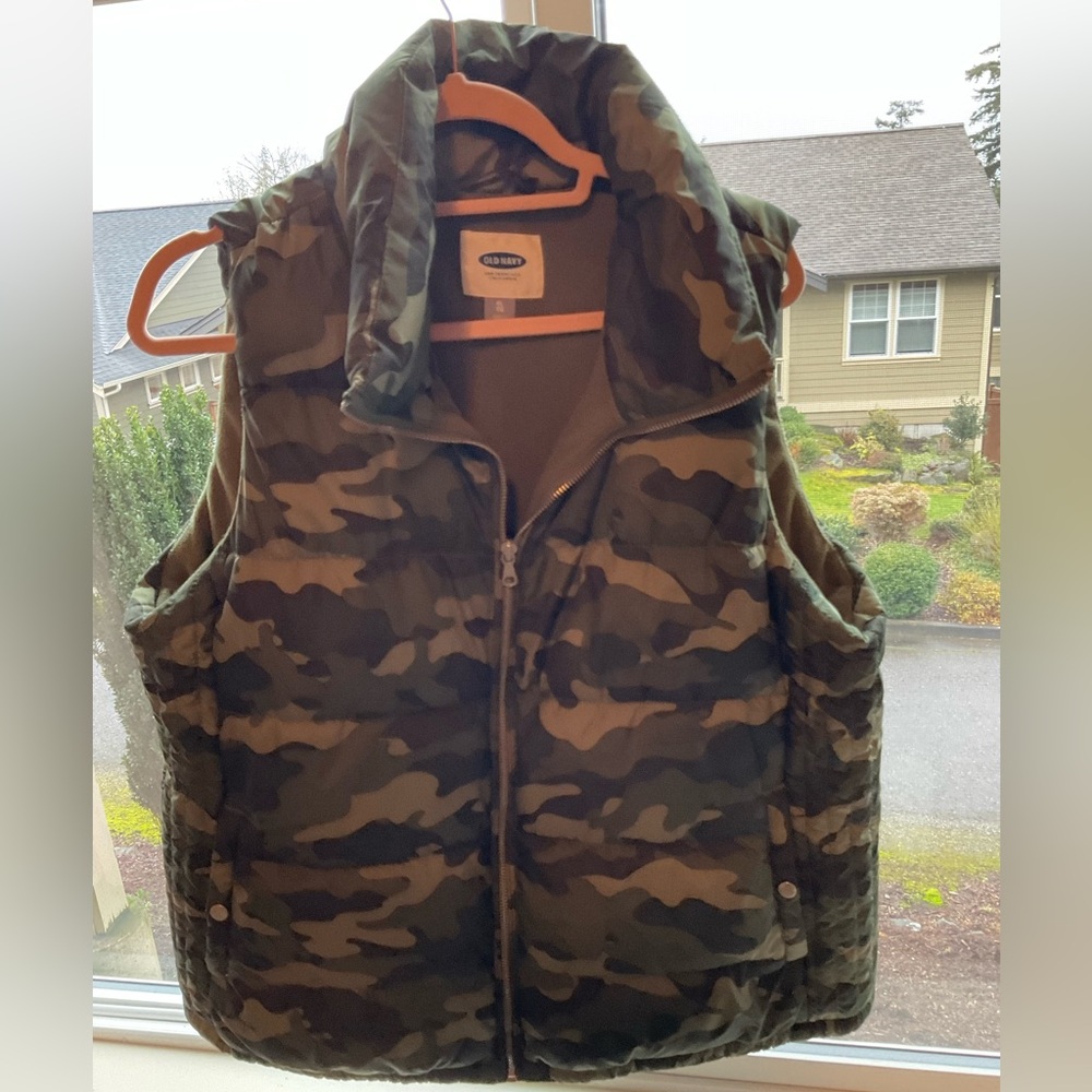 Old Navy Camo Insulated Vest XL
